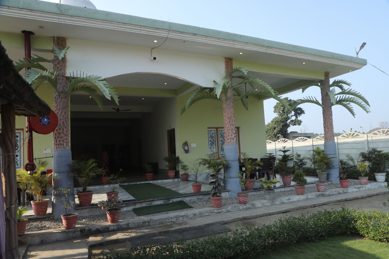 Property grounds 2, Royal Chuka Farm Stay, Pilibhit
