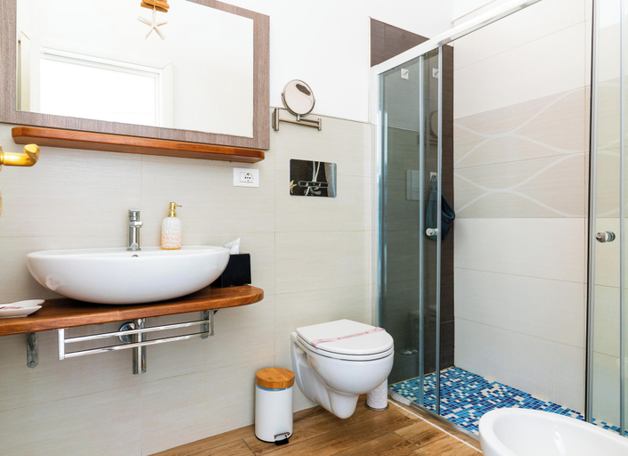 Bathroom 5, B&B MarLove Siracusa, Syracuse