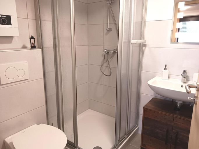 Bathroom 4, Neue Ferienwohnung mit Balkon in Medebach, Hochsauerlandkreis