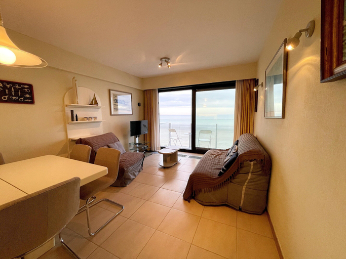 Others 5, Beachfront apartment in Nieuwpoort, West-Vlaanderen