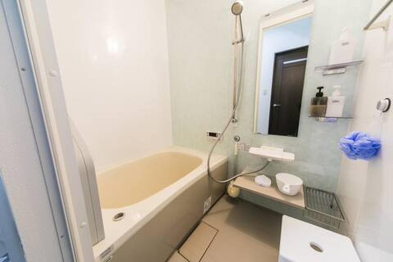 Bathroom 3, Nao's House USJ 一軒家貸切, Osaka