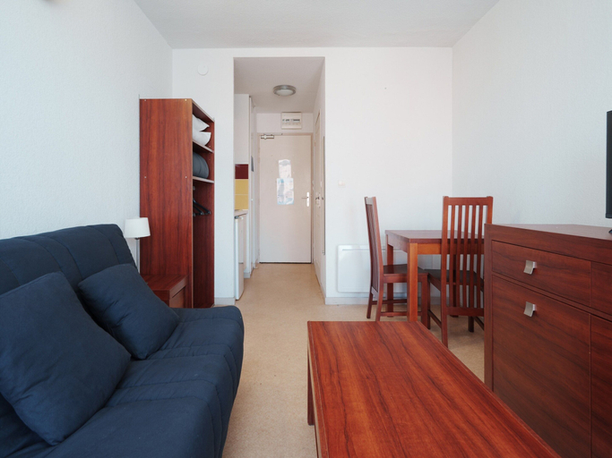Living room 5, Lush Corner Near the Local Bistro, Hérault