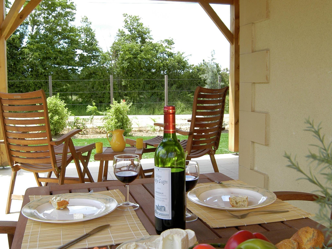 Others 4, Luxe villa in Les Forges with BBQ Garden, Deux-Sèvres