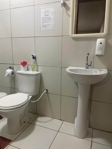 Bathroom 5, Estação Noronha Hostel, Fernando de Noronha