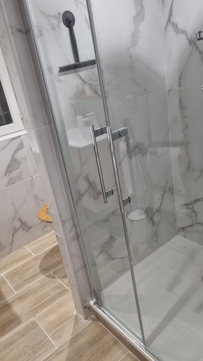 Bathroom 2, Le Cocon des Vignes, Var