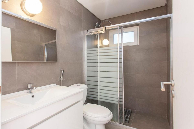 Bathroom, Your Home in Mouraria Castle and Music, Lisbon