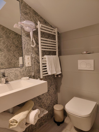 Bathroom 4, Gazteategi, Guipúzcoa