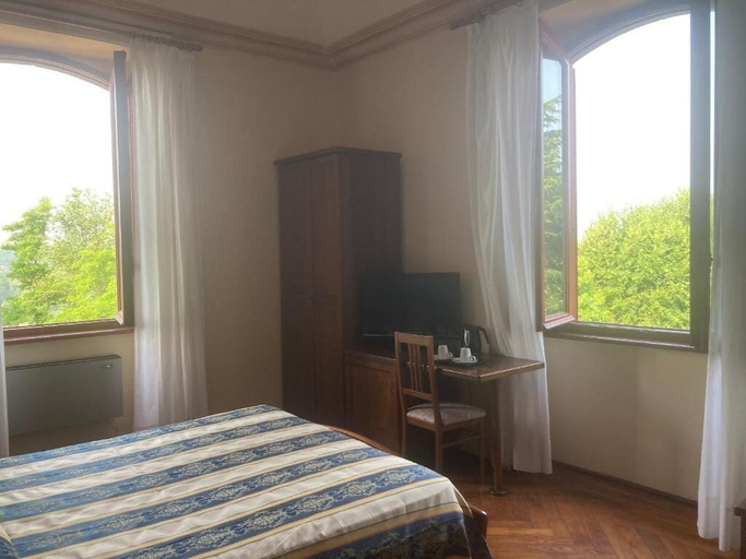 Bedroom 2, hotel Villa Conte Riccardi, Asti
