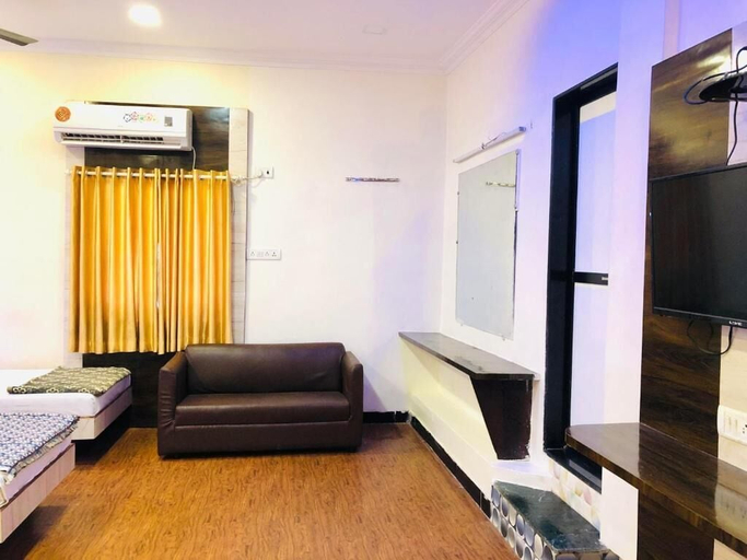 Others 4, Hotel Volga 2, Mumbai City