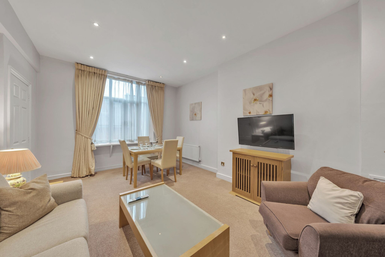 Living area 5, Hertford Flat 11, London