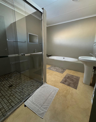 Bathroom 3, Lake Grappa Guestfarm, Siyanda
