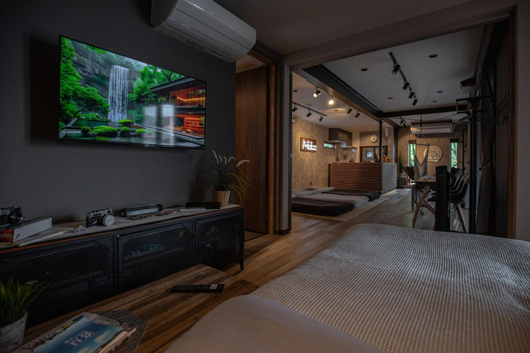 Bedroom 2, Stylish Container House 200m from Matsubara Beach - Perfect for Families & Groups, Tsuruga