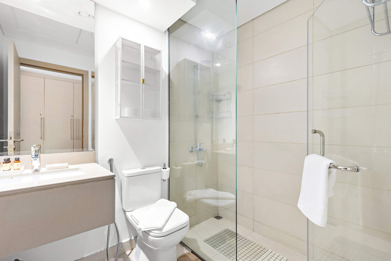 Room 3, Silkhaus Chic Studio Yas Island Near Sea World, Yas Island
