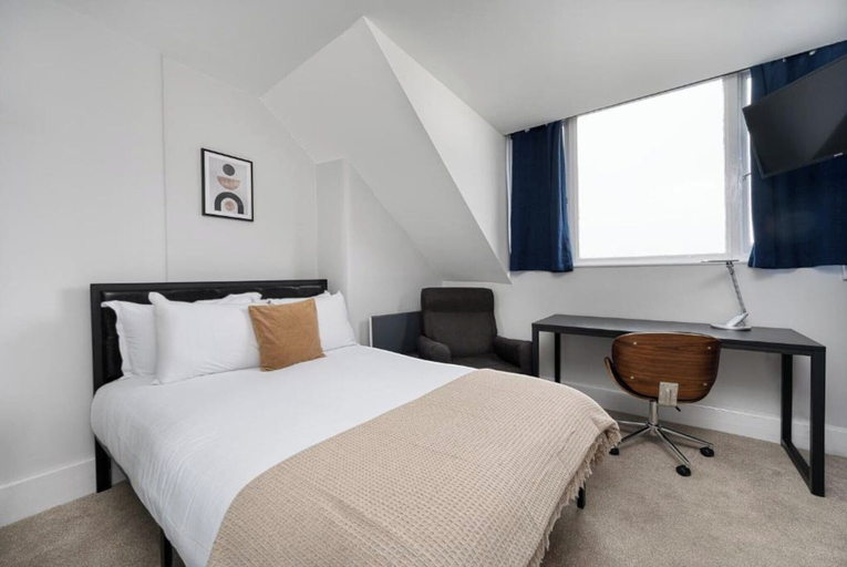Bedroom 4, The Brickline Shoreditch, London