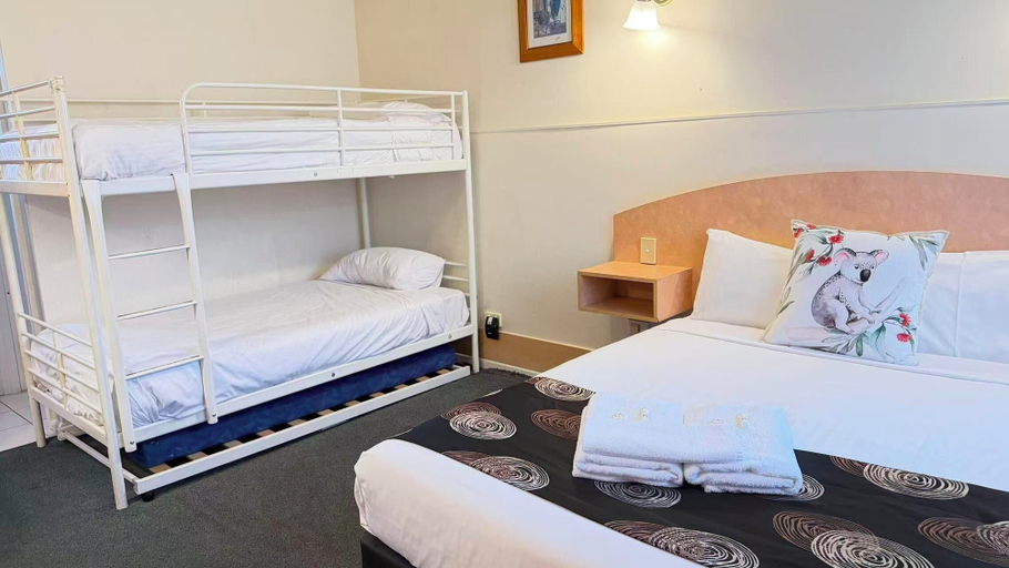 Bedroom 3, Parkville Motel, Melbourne