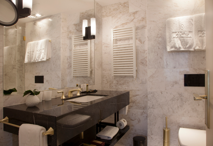 Bathroom 3, ALTIS AVENIDA HOTEL, Lisbon