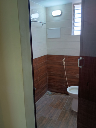 Bathroom 2, Sri Vasishta Homestays, Theni