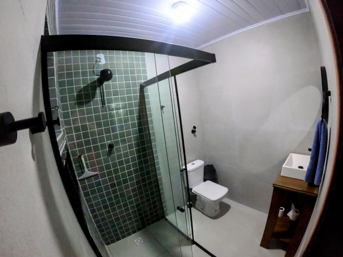 Bathroom 3, Hostel Da Ilha De Sao Francisco Do Sul, São Francisco do Sul