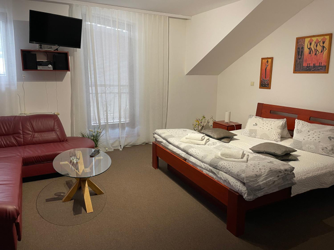 Bedroom, Penzion HM, Cadca