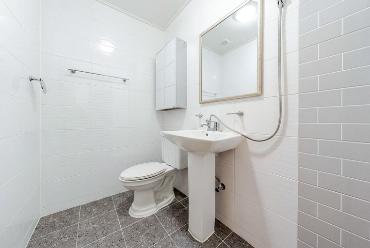 Bathroom 3, Goseong 1 Night 2 Days Pension, Goseong