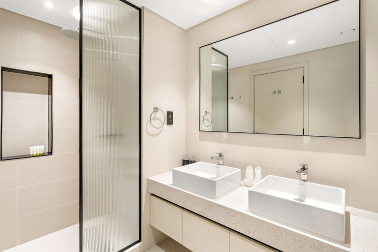 Room 4, Silkhaus Large 2bdr Sea View Emaar Tower, Dubai