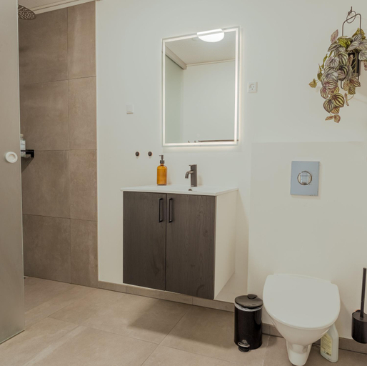 Bathroom 3, Luxury Townhouse with Panoramic Sea View, Tórshavn