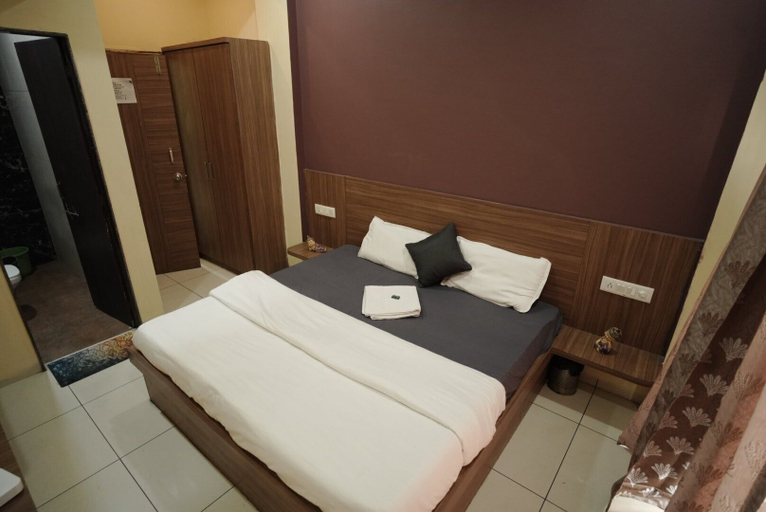 Room 4, Hotel Mokshita, Indore