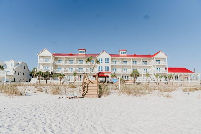 Exterior 2, Driftwood Inn, Bay