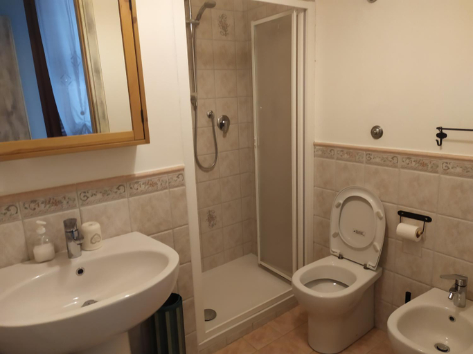 Bathroom, Lattrazionedelgeco, Terni