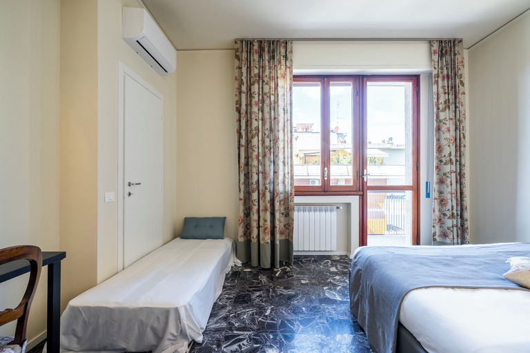 Room 2, Scena Illustrata, Florence