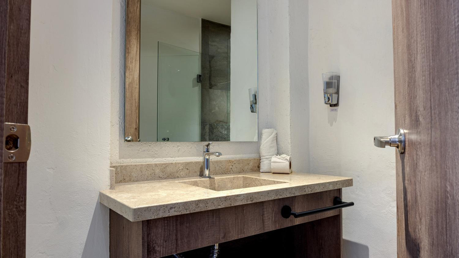 Bathroom 3, Casa Solsticio 212, San Jerónimo Tecuanipan