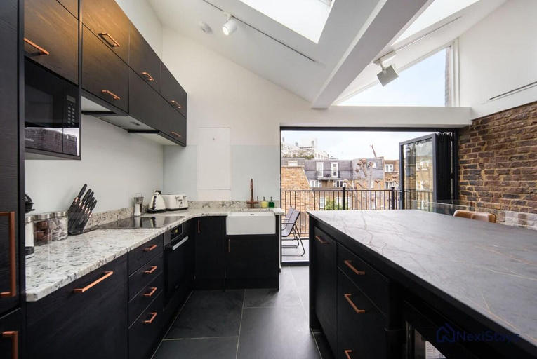3, 1 Min Walk to Euston Station | Luxury Townhouse, London