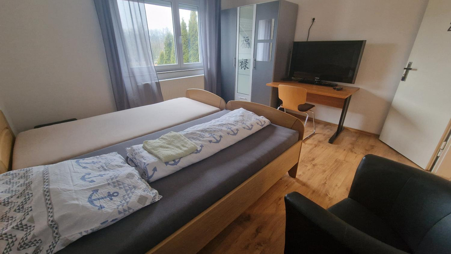 Bedroom 2, Rooms & Apartments Schwabisch Gmund, Ostalbkreis