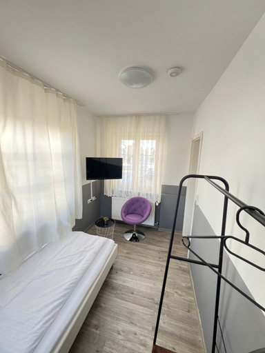 Bedroom 3, FlyInn-Pension Airport-Messe, Esslingen