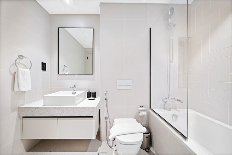 Room 3, Silkhaus Sea Palm View 1bdr Marina Vista Bldg, Dubai
