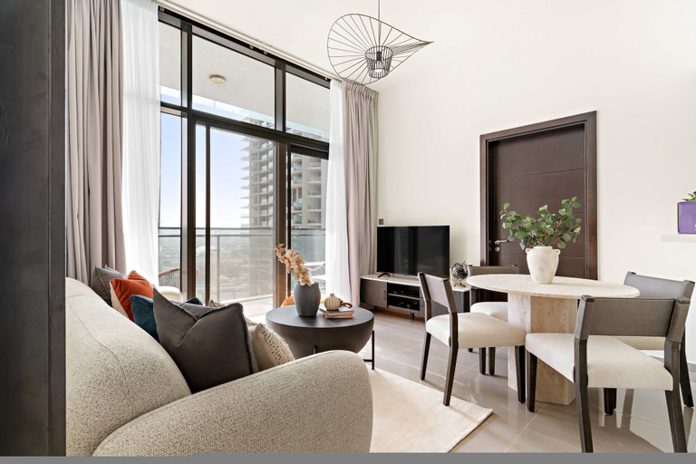 Room 4, Silkhaus Modern 2BR Merano Tower in Business Bay, Dubai
