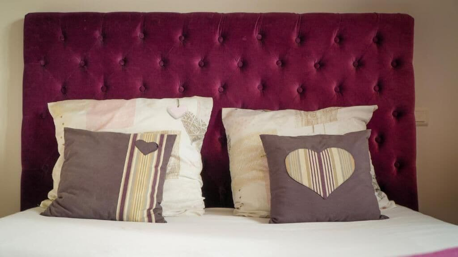 Bedroom 3, Chambres d'hôtes Sous les Grands Chênes, Loire-Atlantique