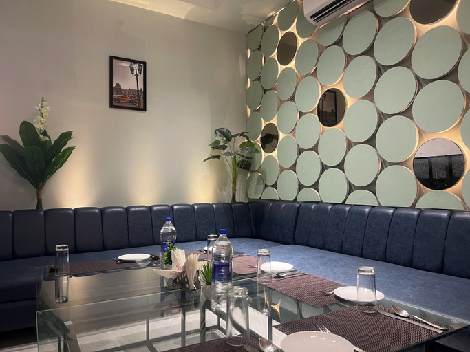 Dining 5, Hotel Blue Bell, Bareilly