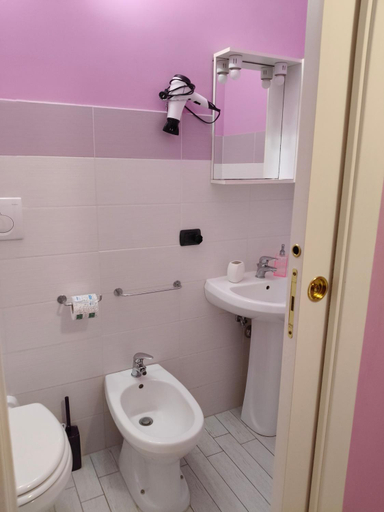 Bathroom 3, B&B Il Giardino Mediterraneo, Ascoli Piceno