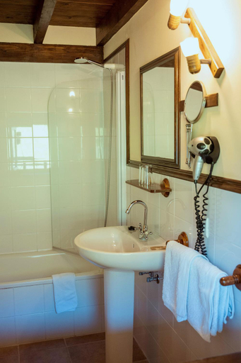 Bathroom 4, Posada San Pelayo, Cantabria