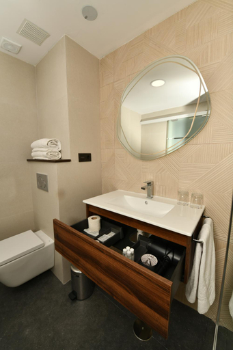 Bathroom 4, Hotel Salobrena, Granada
