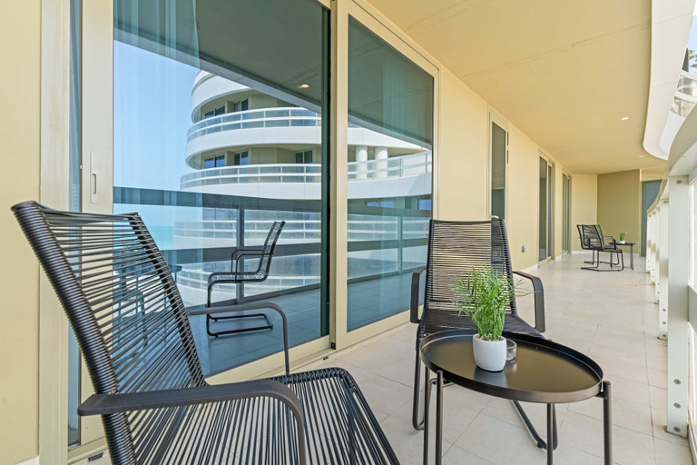 Room 4, Silkhaus Luxury 2BR Maid Free Beach Access, Abu Dhabi City