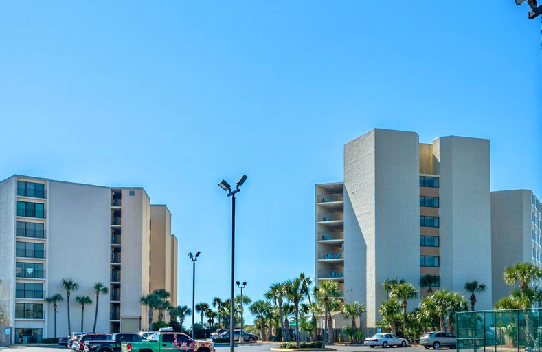 Exterior & Views 2, Moondrifter 205, Bay