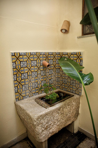 Bathroom, Palazzo Dei Corsari, Trapani