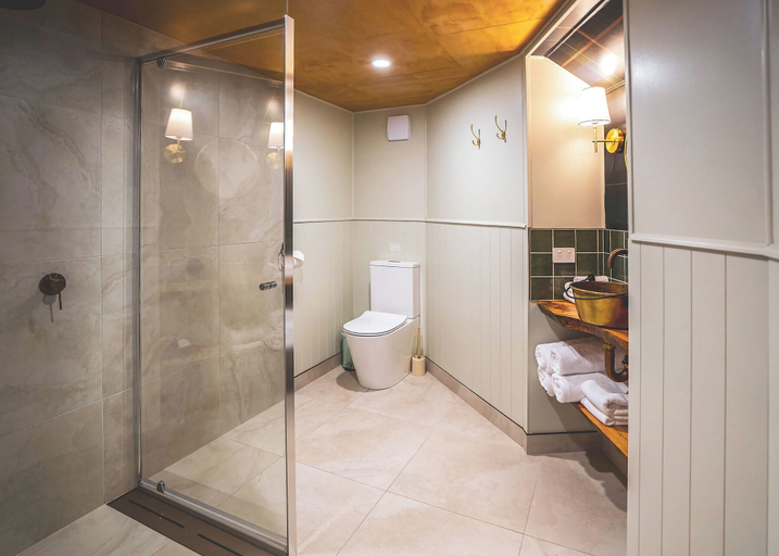 Bathroom 4, Wilder Tasmania, Kentish