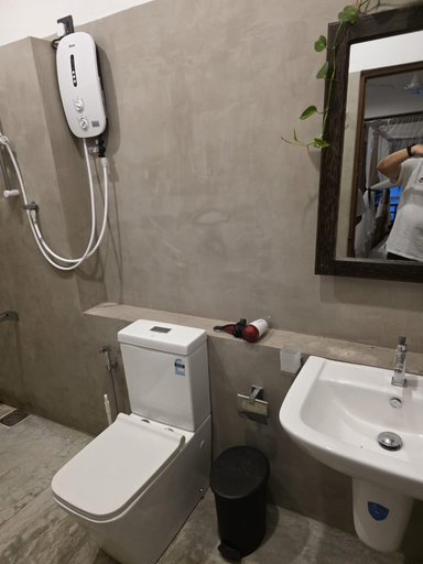 Bathroom 3, Oshans Home - Guest House - Polhena, Matara Four Gravets