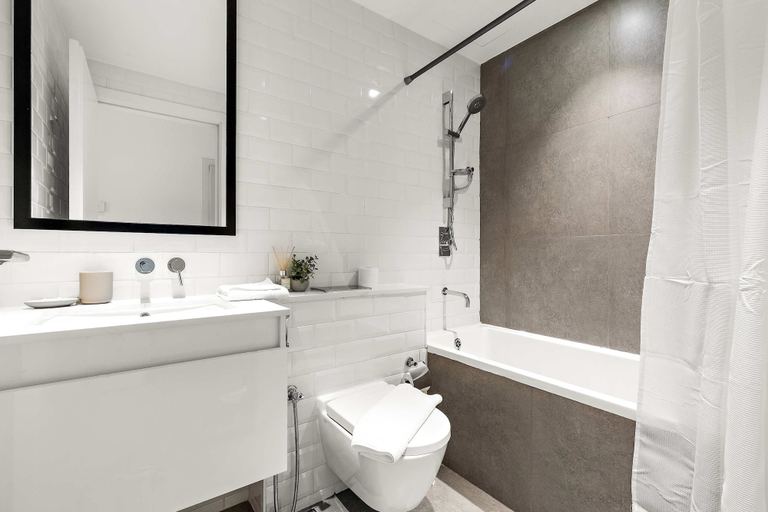 Room 5, Silkhaus Luxe 3BR Maid Room Private Beach Reem, Abu Dhabi City