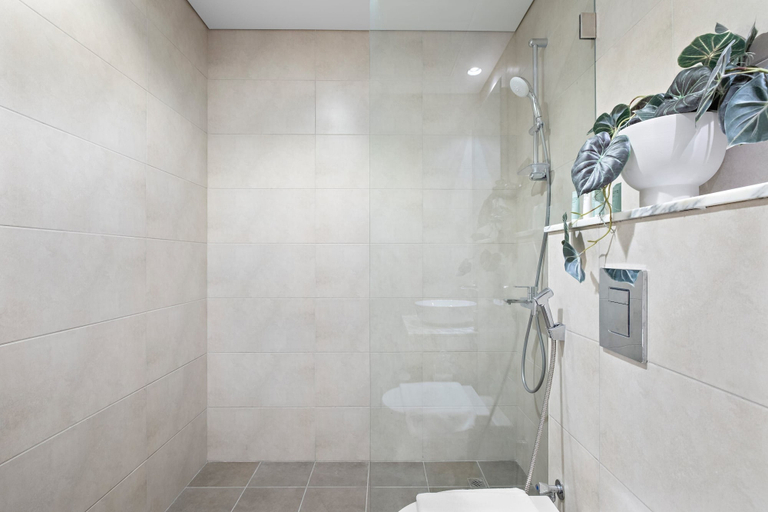 Room 4, Silkhaus New High Floor Studio Aykon City, Dubai