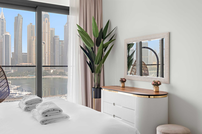 Room 4, Silkhaus Seaside 2bdr Marina Vista Beachfront, Dubai