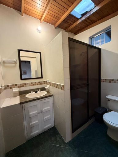 Bathroom 5, Hotel Quinta Avenida, Medellín